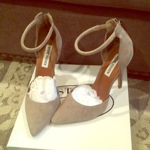Steve Madden Vexxed Taupe Suede